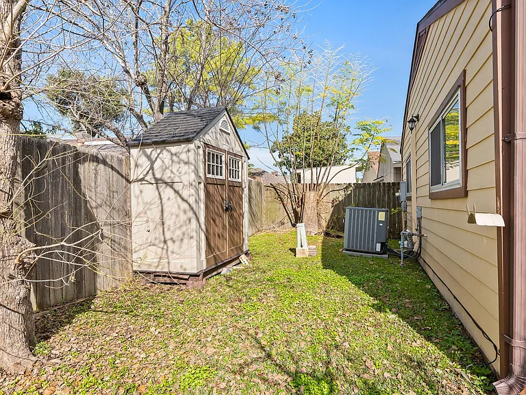 4330 Willow Beach Dr — Photo 34