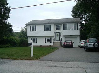 3 Baldwin Dr, Johnston, RI 02919
