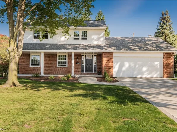 3955 Saint Michaels Blvd NW, Canton, OH 44718