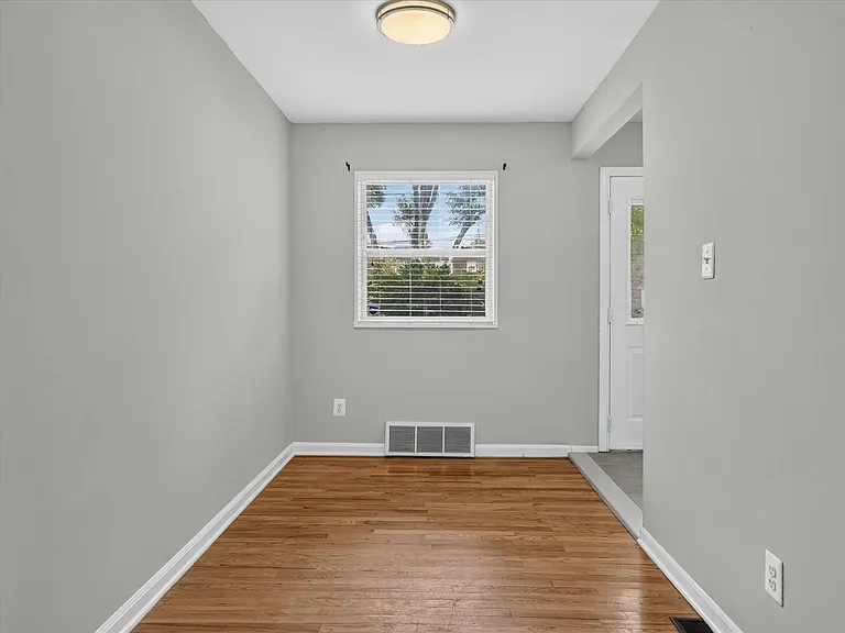 3284 Coolidge Hwy — Photo 11
