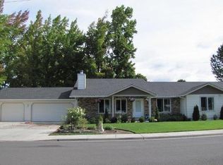 2027 Nebraska Ave, Grants Pass, OR 97527