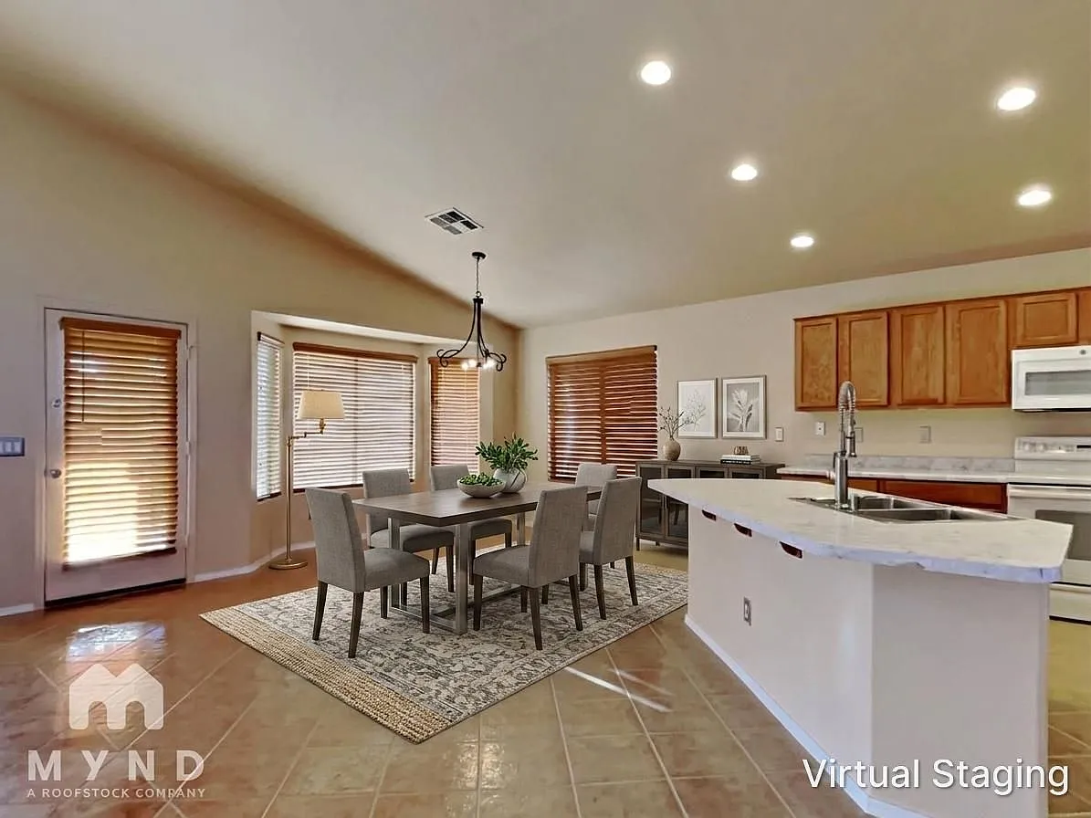 3 bed, 2.0 bath, 1972 sqft, $1,975 — Photo 4