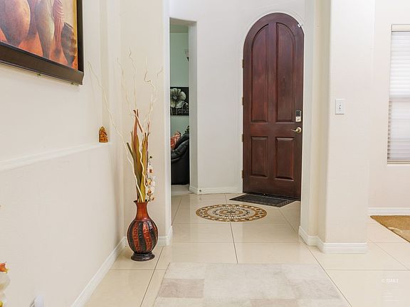 4th image of 105 W Franklin Ave