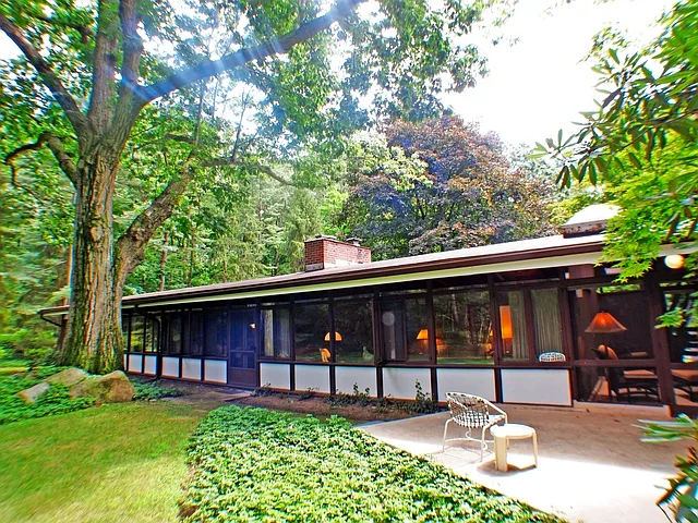 40 Park Ave photo 1