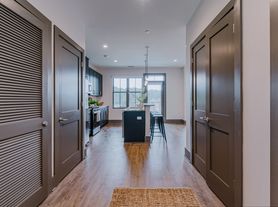 25 Minetta Ln