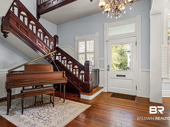 4th image of 109 S Georgia Ave