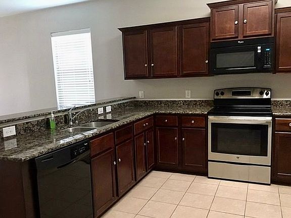 2nd image of 38243 S Lost Creek Blvd