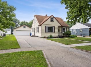 2014 7th St N, Fargo, ND 58102