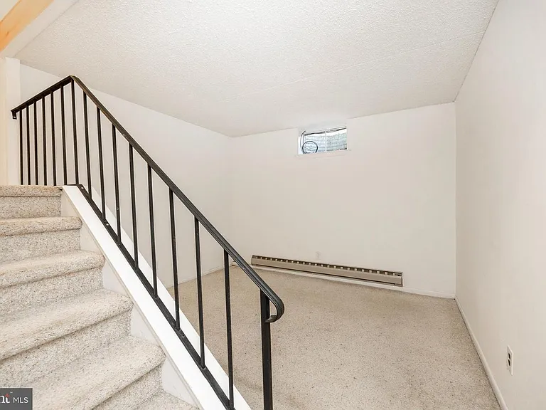 440 Summit House — Photo 17