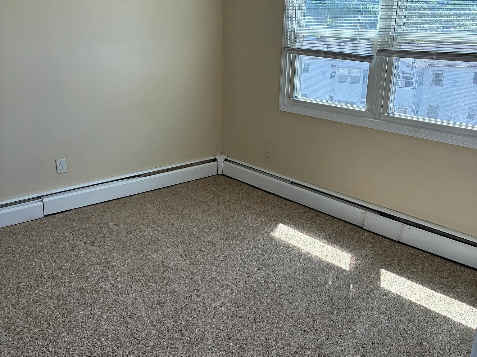 2 bed, 850 sqft, $2,000 — Photo 2