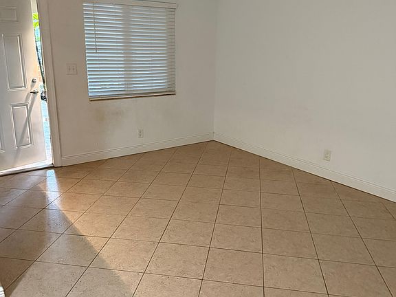 3rd image of 1440 SW 4th Ave APT 4