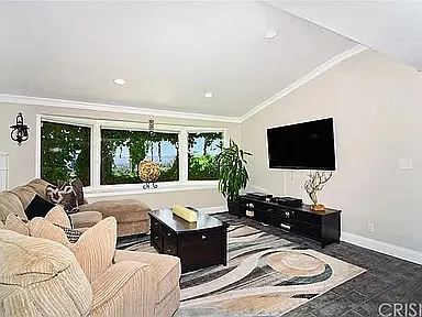 Photo 2 of 24 - 20878 Tiara St - Woodland Hills, CA Building Photo - 20878 Tiara St