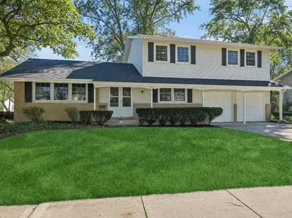 851 E Anderson Dr, Palatine, IL 60074