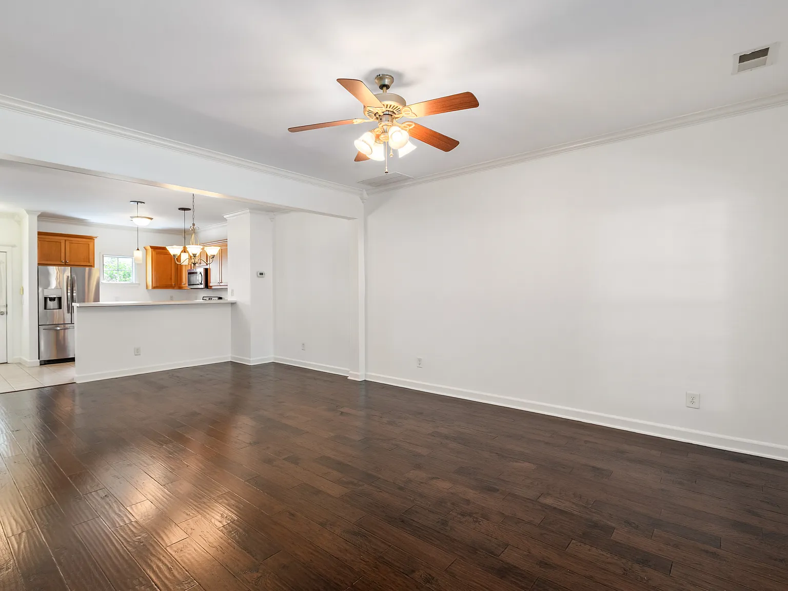 2 bed, 2.5 bath, 1296 sqft, $1,950 — Photo 4