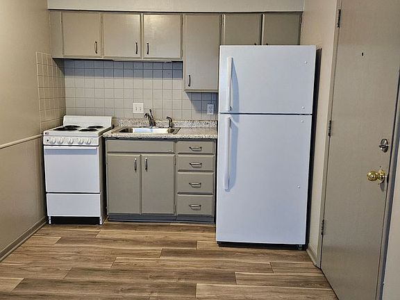 2nd image of 3411 E 26th St #3418-01