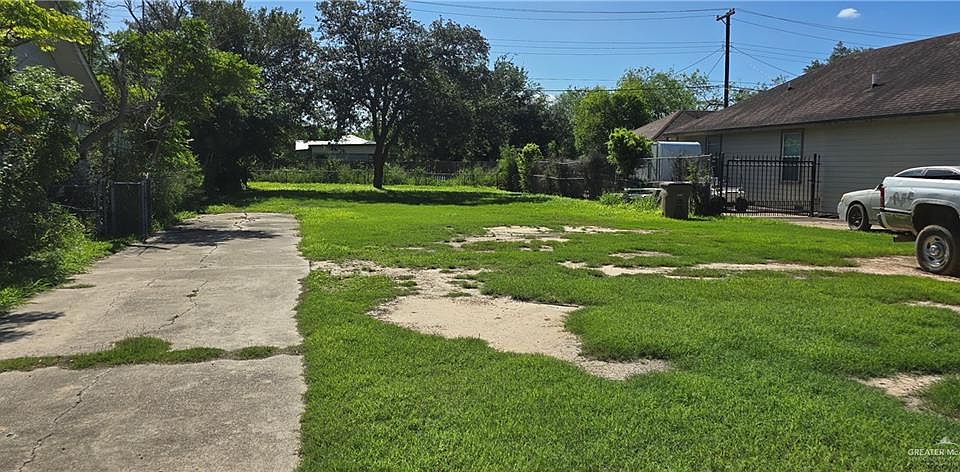 1st image of 823 S 10th Ave