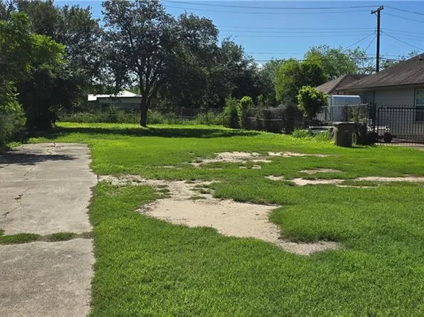 823 S 10th Ave, Edinburg, TX 78539