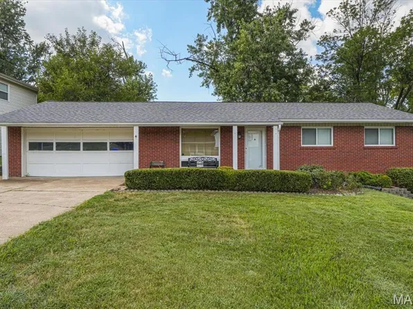 1035 Tempo Dr, Saint Louis, MO 63146