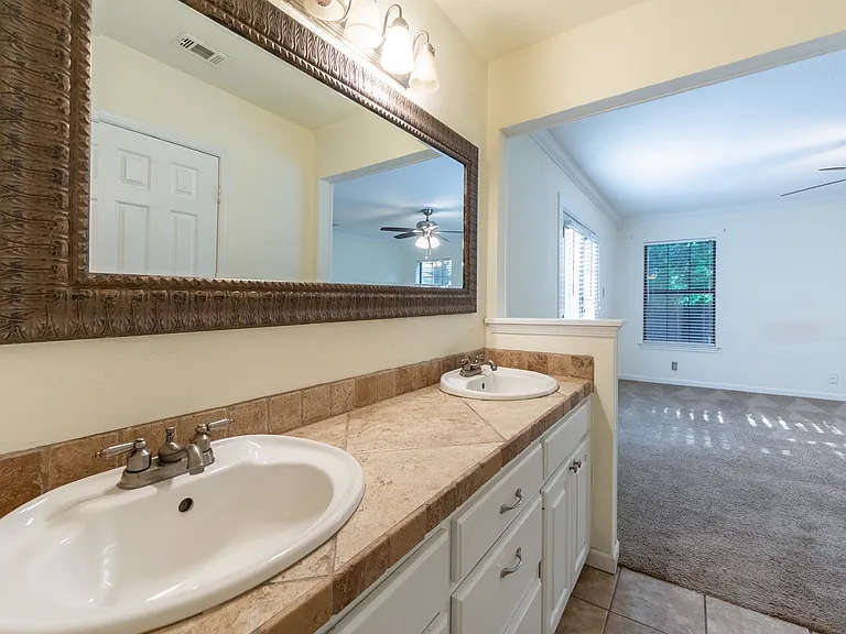 121 Lake Vis W — Photo 18