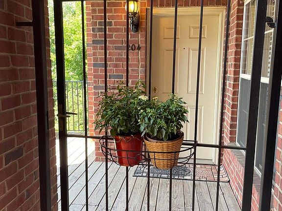 3rd image of 4801 Lyons View Pike APT 204