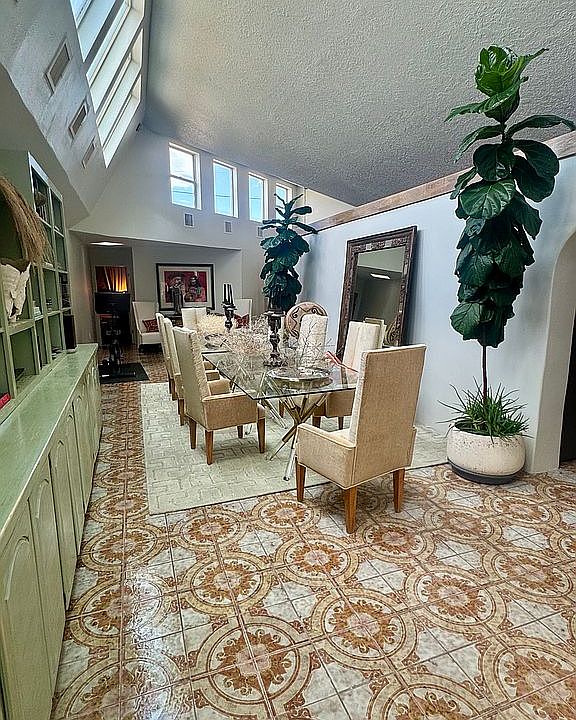 2nd image of 1095 Mansion Ridge Rd