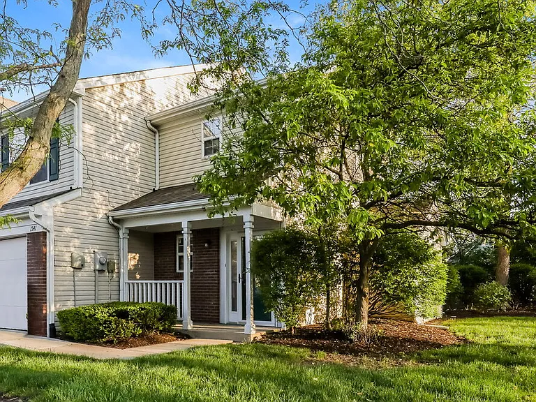 1541 Brookfield Cir — Photo 4