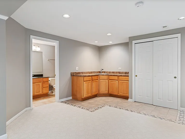 1018 Stockton Ct — Photo 43