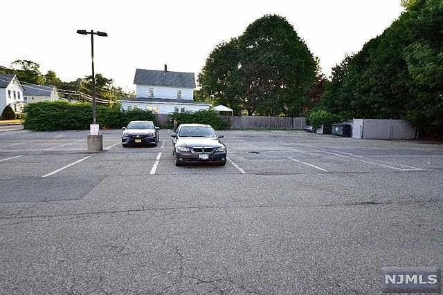 2nd image of 519 Ringwood Ave