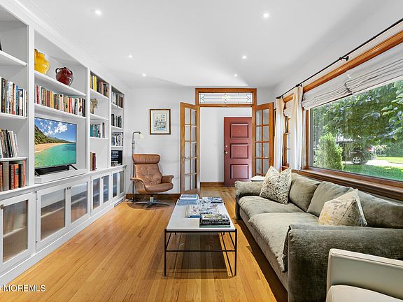 4th image of 38 Winfield Drive