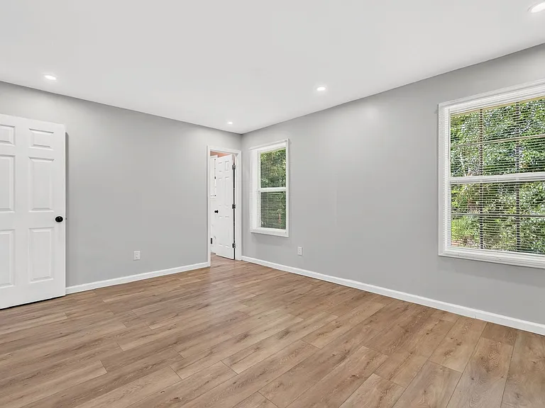 2136 Sara Ashley Way — Photo 33