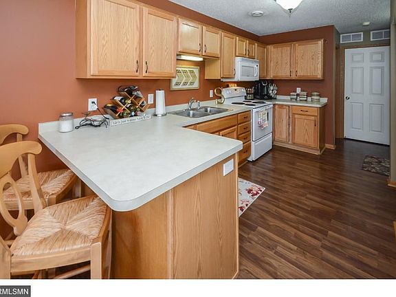 4th image of 2467 Yellowstone Dr