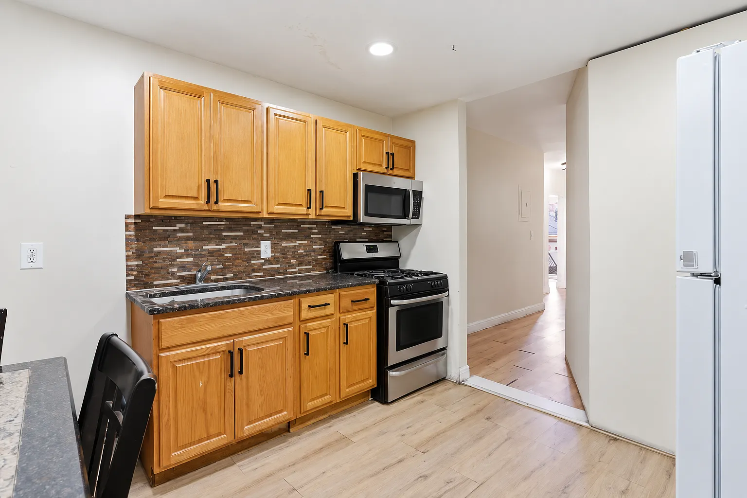 2 bed, $1,700 — Photo 2