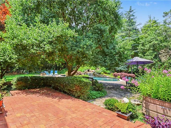 390 Virginia Hills Rd, Royston, GA 30662