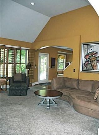 4th image of 93 Garden Dr