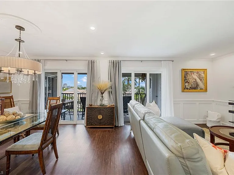 555 Park Shore Dr #B-408 — Photo 7