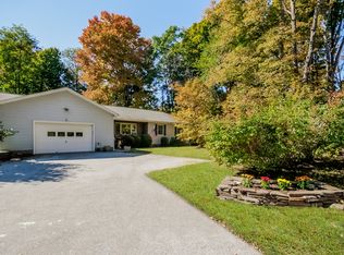 6 Robinson Rd, Salt Point, NY 12578