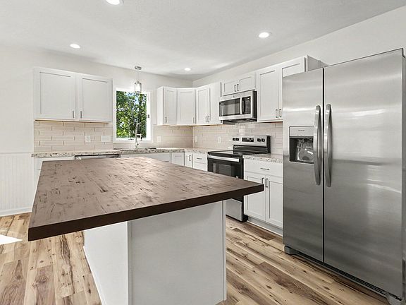 5th image of 516 Evart St