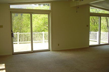 4th image of 37 Hillside Dr