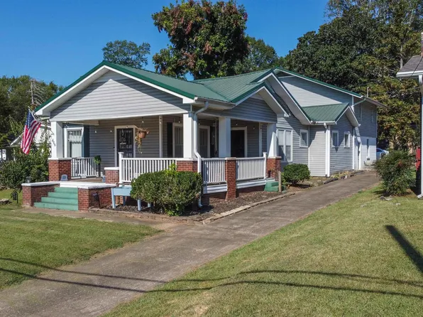 406 E Main St, Stevenson, AL 35772