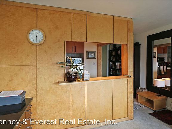 4th image of 2925 California St APT 5