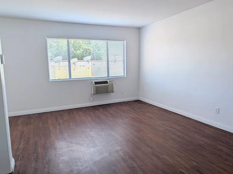 508 N Kenmore Ave #15 — Photo 10