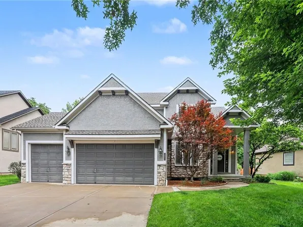24012 Saint Andrews Ct, Paola, KS 66071