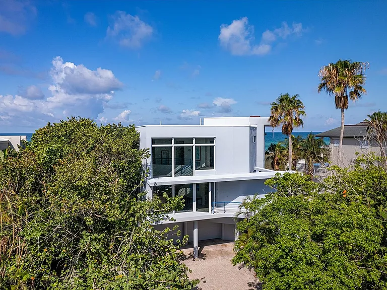 5801 Gulf Of Mexico Dr — Photo 38
