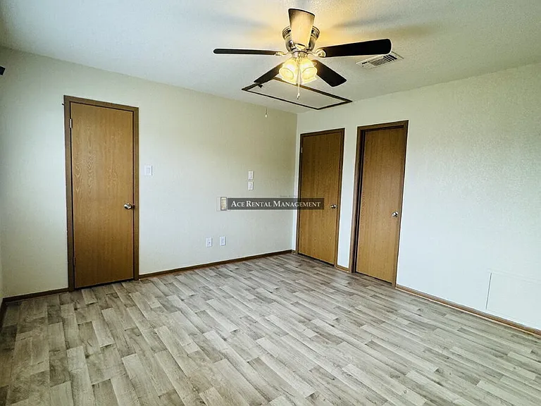3527 Helena Ave #9 — Photo 15