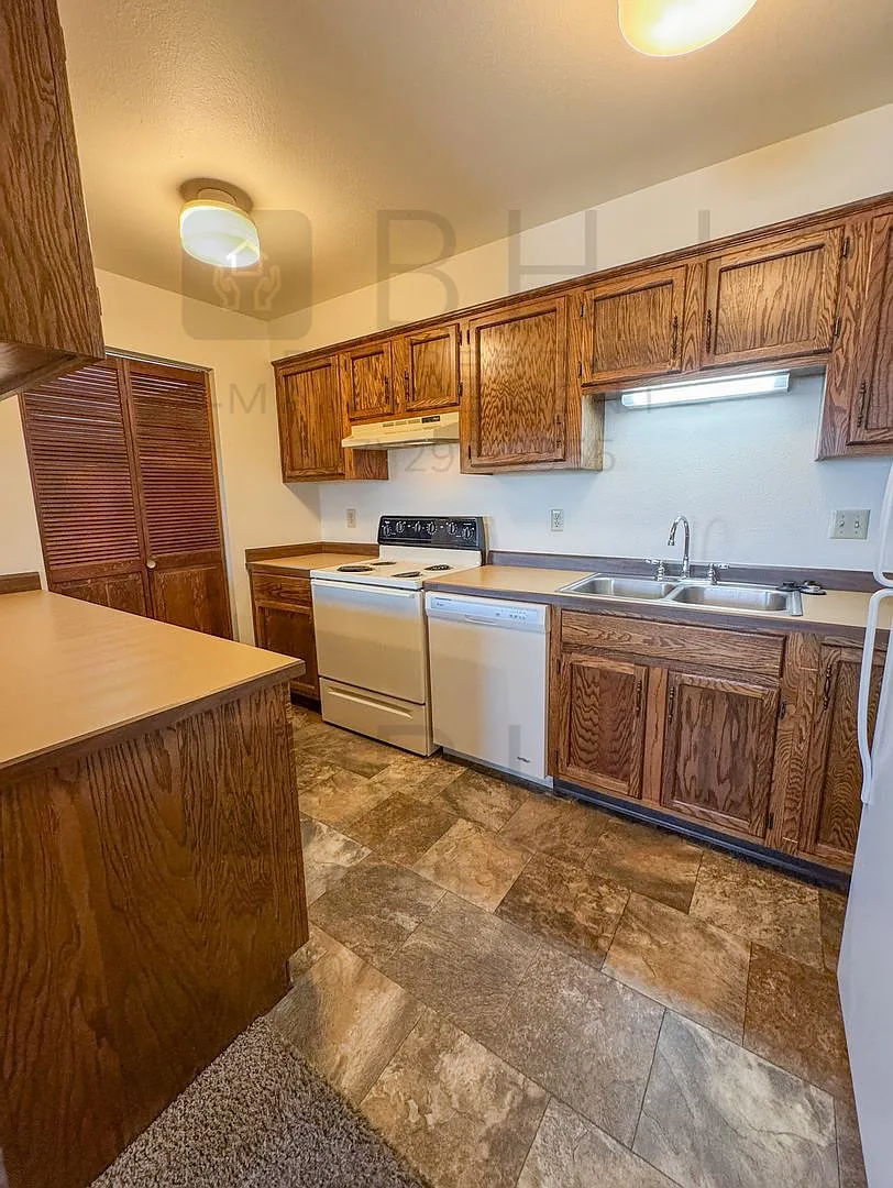 Building Photo - 1270 Sugarview Dr