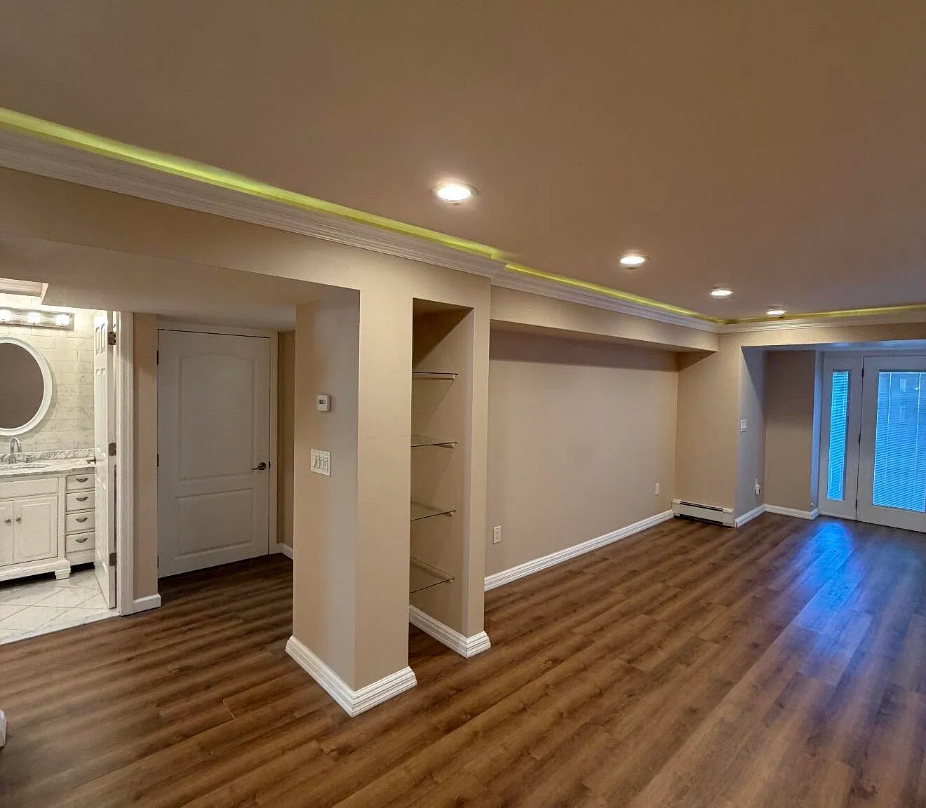 2 bed, 1.0 bath, 1200 sqft, $2,975 — Photo 3