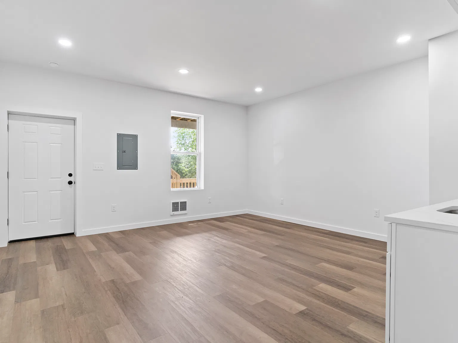 2 bed, $1,350 — Photo 3