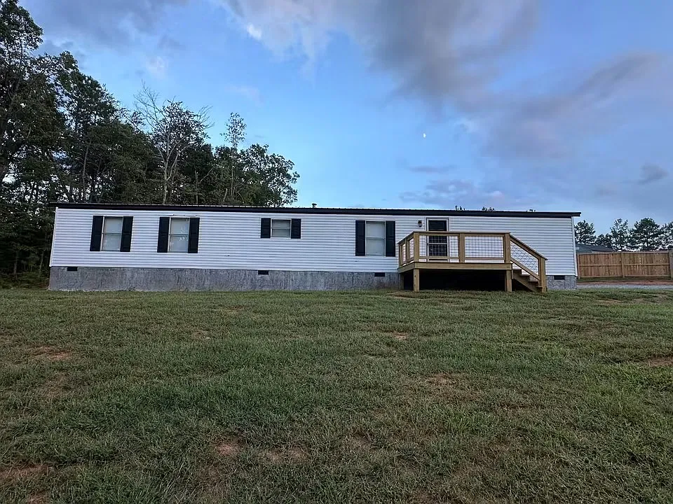 2 bed, $1,400 — Photo 1