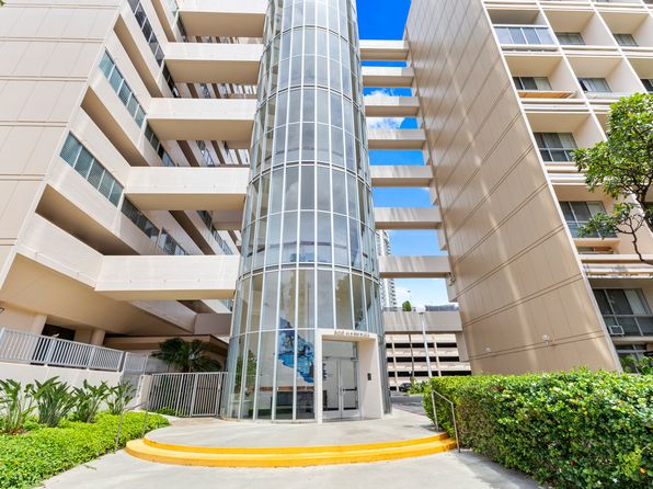 500 University Ave APT 1405