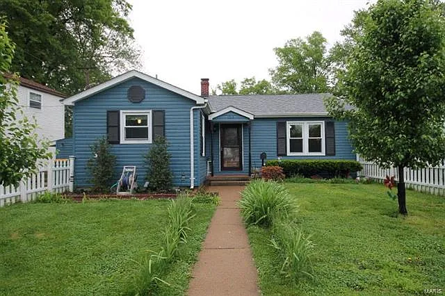 1013 W Green St photo 1